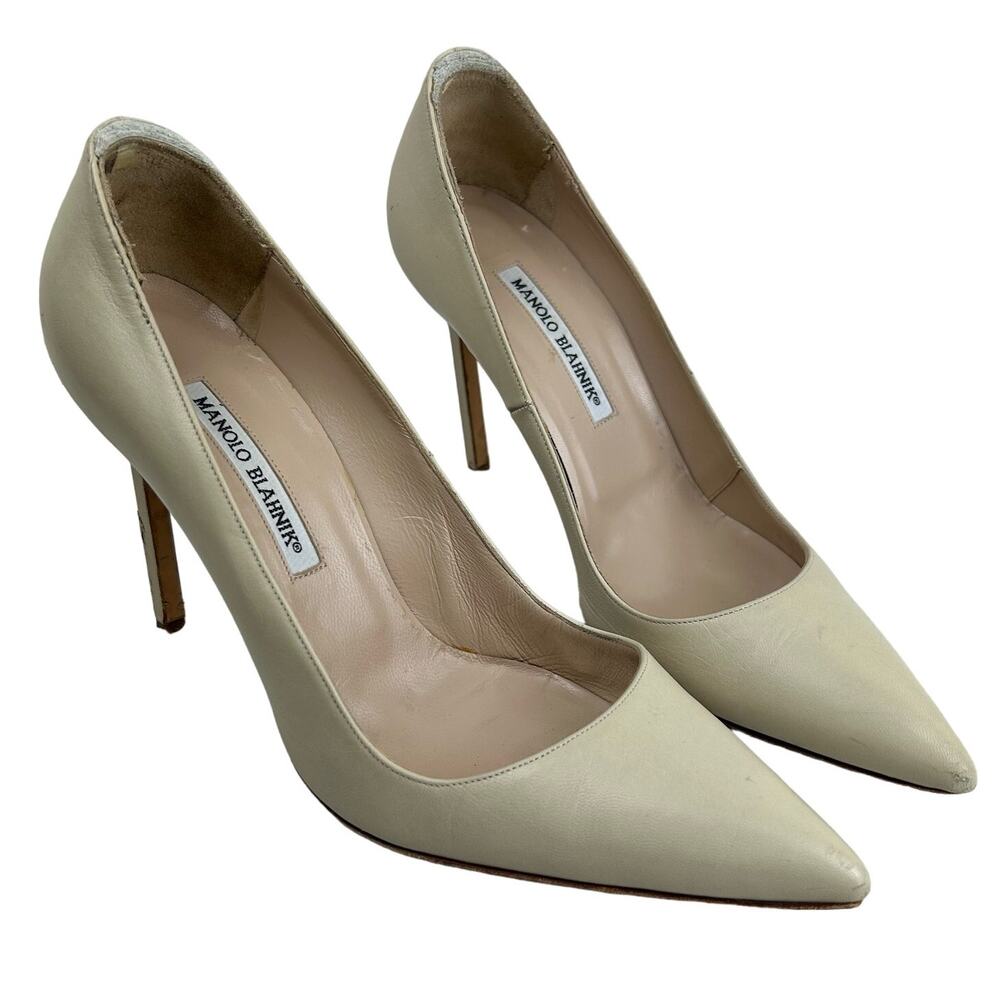 Authentic MANOLO BLAHNIK Women's Beige Leather Pointed Toe Stiletto Pump Sz 39.5